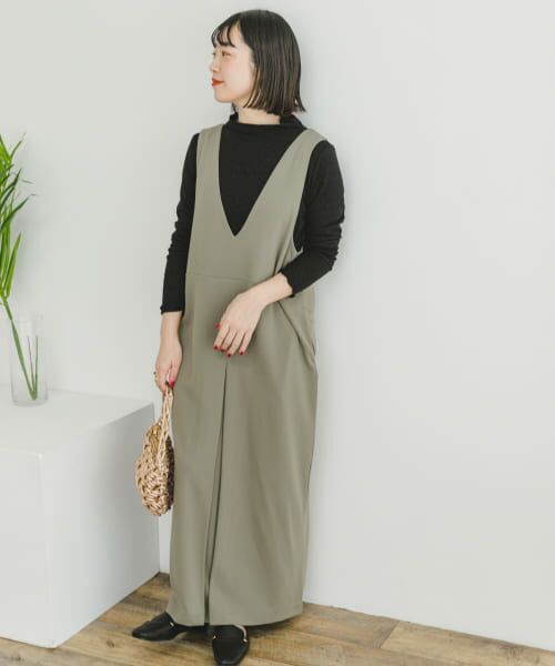 ＊＊URBAN RESEARCH ITEMS / アーバンリサーチ アイテムズ ワンピース | インナーセットVネックジャンパースカート（BLK×MOC）