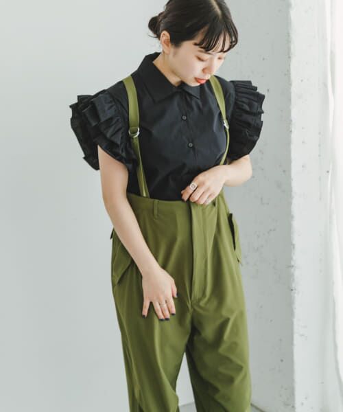 ＊＊URBAN RESEARCH ITEMS / アーバンリサーチ アイテムズ シャツ・ブラウス | フリルショートブラウス（BLK）