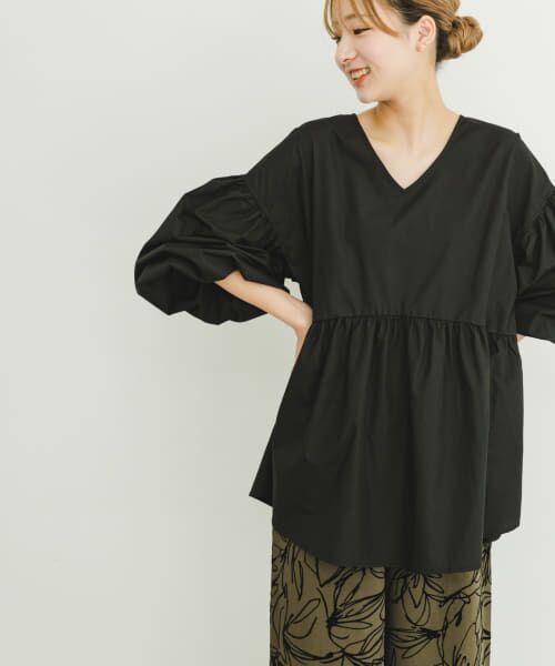 ＊＊URBAN RESEARCH ITEMS / アーバンリサーチ アイテムズ シャツ・ブラウス | ティアードVネックブラウス（BLK）