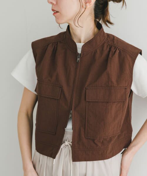＊＊URBAN RESEARCH ITEMS / アーバンリサーチ アイテムズ その他アウター | ナイロンショートベスト（BRN）