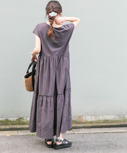 ＊＊URBAN RESEARCH ITEMS / アーバンリサーチ アイテムズ ワンピース | ピグメントティアードワンピース（CHA）