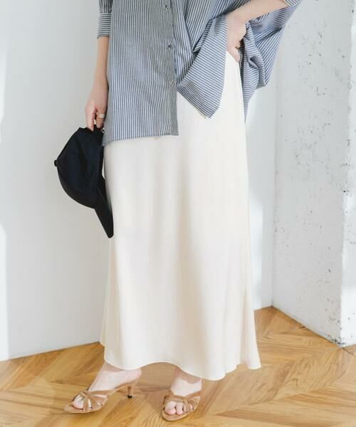 URBAN RESEARCH ROSSO / アーバンリサーチ ロッソ スカート | F by ROSSO サテンマーメイドスカート(ホワイト系その他)