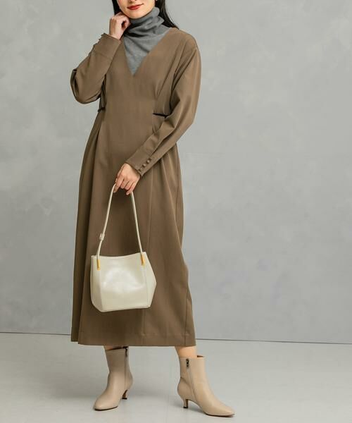URBAN RESEARCH ROSSO / アーバンリサーチ ロッソ ワンピース | Vネックベルト付ストレートワンピース(モカ)