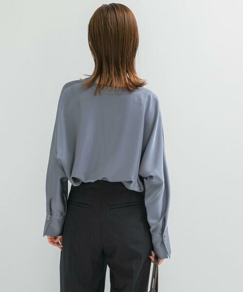 URBAN RESEARCH ROSSO / アーバンリサーチ ロッソ シャツ・ブラウス | ボタンデザインサテンVネックブラウス | 詳細4