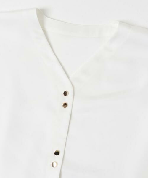 URBAN RESEARCH ROSSO / アーバンリサーチ ロッソ シャツ・ブラウス | ボタンデザインサテンVネックブラウス | 詳細28