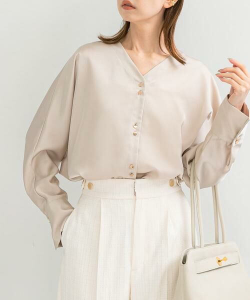 URBAN RESEARCH ROSSO / アーバンリサーチ ロッソ シャツ・ブラウス | ボタンデザインサテンVネックブラウス | 詳細29