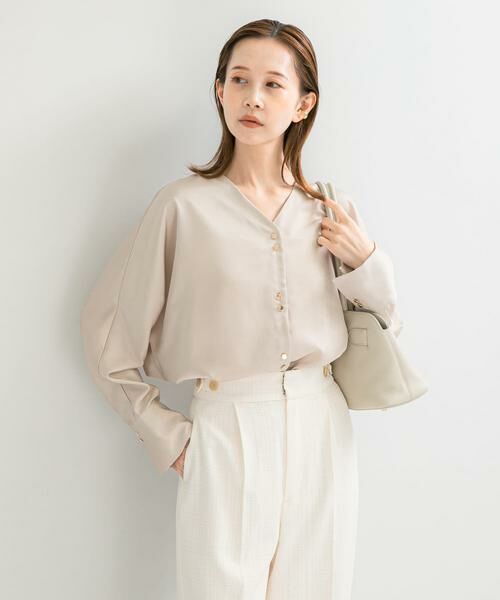 URBAN RESEARCH ROSSO / アーバンリサーチ ロッソ シャツ・ブラウス | ボタンデザインサテンVネックブラウス | 詳細30