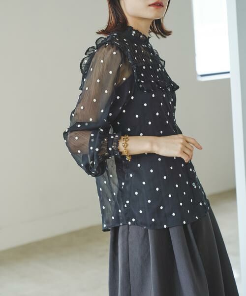 URBAN RESEARCH ROSSO / アーバンリサーチ ロッソ シャツ・ブラウス | 『WEB限定』フラワー刺繍フリルネックブラウス | 詳細2