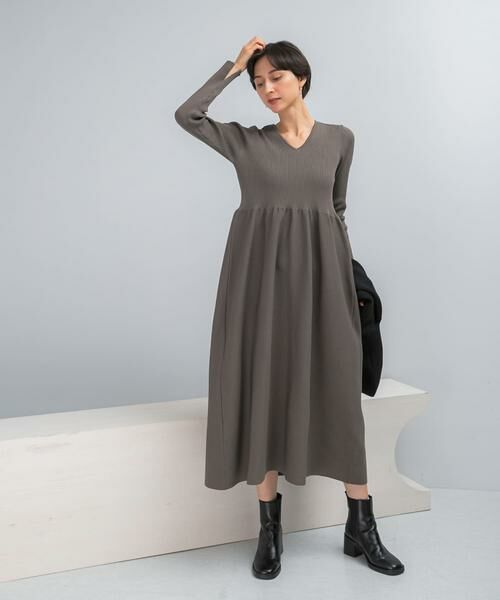 URBAN RESEARCH ROSSO / アーバンリサーチ ロッソ ワンピース | 『WEB/一部店舗限定』フォルムシルエットVネックリブワンピース | 詳細5
