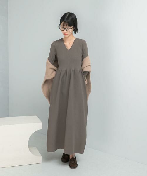 URBAN RESEARCH ROSSO / アーバンリサーチ ロッソ ワンピース | 『WEB/一部店舗限定』フォルムシルエットVネックリブワンピース | 詳細8