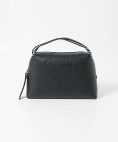 <b>----------------------------------------------------------------------------<br/>＜価格改定のお知らせ＞<br/>2025/11/26よりメーカー上代変更により価格改定をさせていただきます。<br/>ご了承くださいますよう、お願い申し上げます。<br/>----------------------------------------------------------------------------</b><br/><br/><b>【GIANNI CHIARINI / ジャンニ・キャリーニ】</b><br/>1970年代前半にフィレンツェのバッグ工房として誕生。<br/>伝統技術と審美眼を継承し、革の質の良さに加えて、流行を敏感に取り入れた素材とデザインにこだわり、常に時代をリードしてきたブランドです。<br/><br/>【2025 Autumn/Winter】【25AW】<br/><br/>総重量 : 約370g<br/><br/>※商品画像は、光の当たり具合やパソコンなどの閲覧環境により、実際の色味と異なって見える場合がございます。予めご了承ください。<br/>※商品の色味の目安は、商品単体の画像をご参照ください。<br/><br/><b>▼お気に入り登録のおすすめ▼</b><br/>お気に入り登録された商品は、マイページにて現在の価格情報や在庫状況の確認が可能です。<br/>お買い物リストの管理にぜひご利用ください。