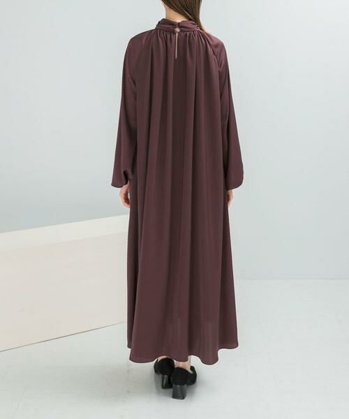 URBAN RESEARCH ROSSO / アーバンリサーチ ロッソ ワンピース | ハイネックギャザーサテンドレス | 詳細7