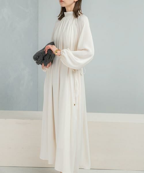 URBAN RESEARCH ROSSO / アーバンリサーチ ロッソ ワンピース | ハイネックギャザーサテンドレス | 詳細17