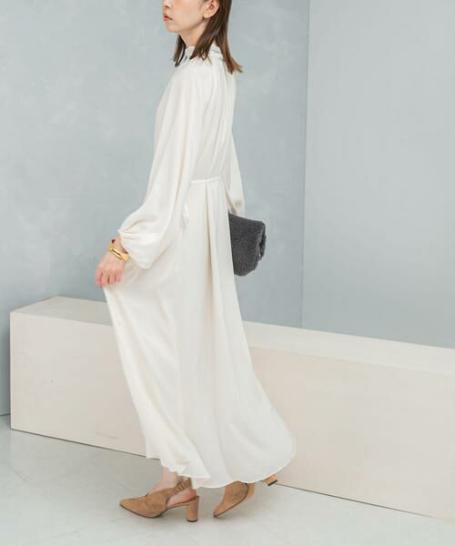 URBAN RESEARCH ROSSO / アーバンリサーチ ロッソ ワンピース | ハイネックギャザーサテンドレス | 詳細18