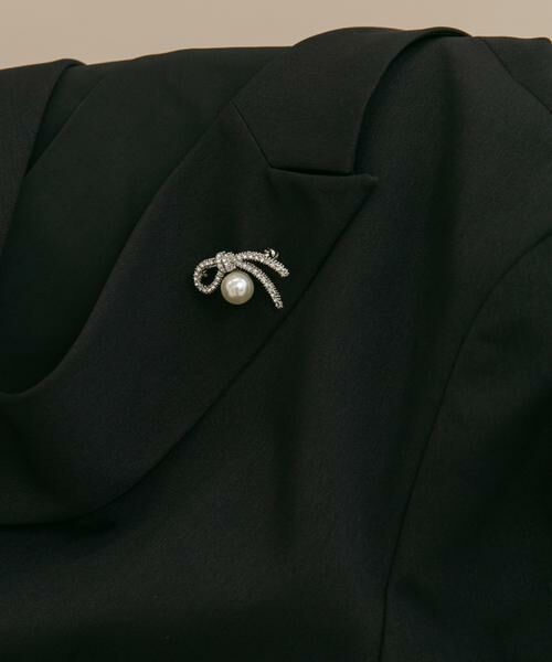 URBAN RESEARCH ROSSO / アーバンリサーチ ロッソ ブローチ・コサージュ | 『WEB限定』リボンビジューパールブローチ | 詳細1