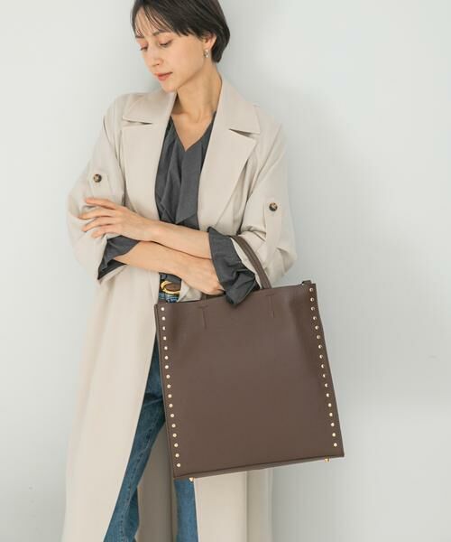 URBAN RESEARCH ROSSO / アーバンリサーチ ロッソ ハンドバッグ | AULENTTI　スタッズスクエアバッグ（ブラウン）