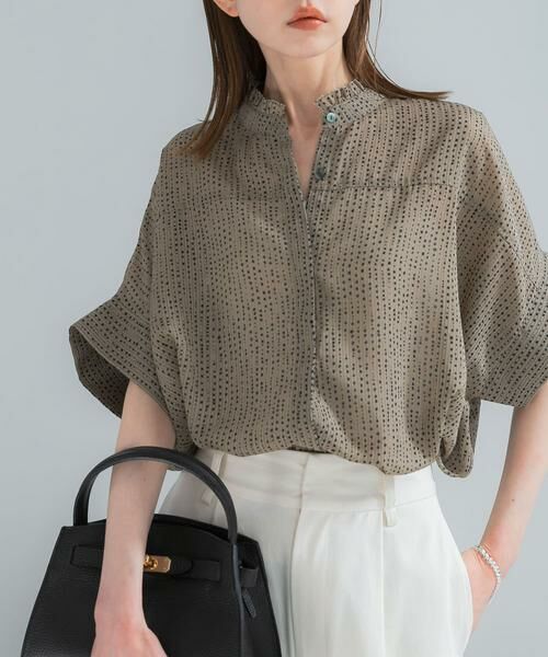 URBAN RESEARCH ROSSO / アーバンリサーチ ロッソ シャツ・ブラウス | ウォッシャブルドットフリルネックブラウス（カーキ）