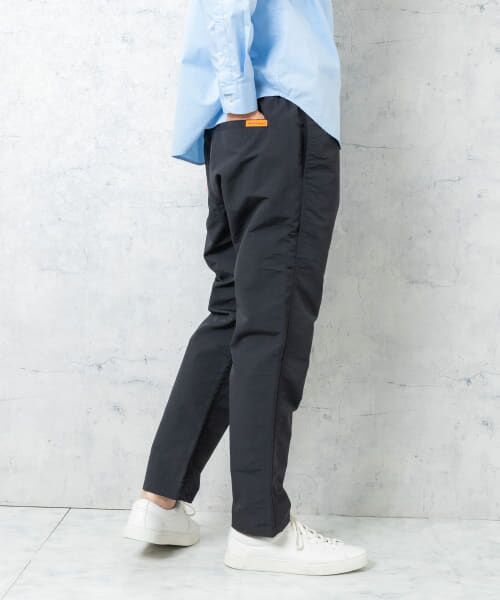 GRAMICCI アーバンリサーチ別注 ブラック パンツ アーバンリサーチ ドアーズ別注 “Gramicci” 人気のDenim