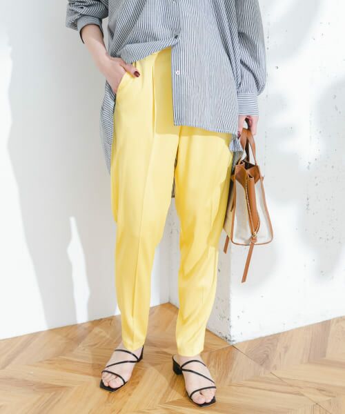 ＊＊URBAN RESEARCH ROSSO / アーバンリサーチ ロッソ その他パンツ | F by ROSSO　サテンテーパードカラーパンツ（YELLOW）
