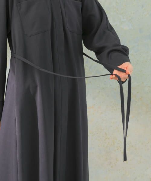 タグ付き✨レサージュ フランスDeveaux社テキスタイル Vネックワンピース セール】【WEB限定】お花刺繍フロント釦Vネックワンピース