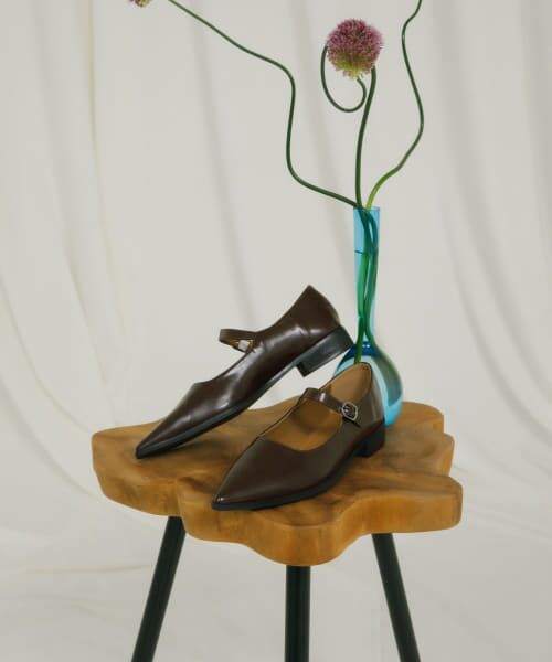 ＊＊URBAN RESEARCH ROSSO / アーバンリサーチ ロッソ パンプス | MOHI　ストラップフラットシューズ（MARRON）