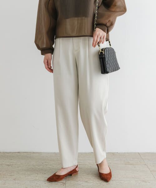 ＊＊URBAN RESEARCH ROSSO / アーバンリサーチ ロッソ その他パンツ | F by ROSSO　サテンストレッチカーブフォルムパンツ（OFF WHITE）