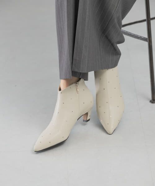 ＊＊URBAN RESEARCH ROSSO / アーバンリサーチ ロッソ ブーツ（ショート丈） | LE VERNIS　Stud pointed boots（ホワイト）