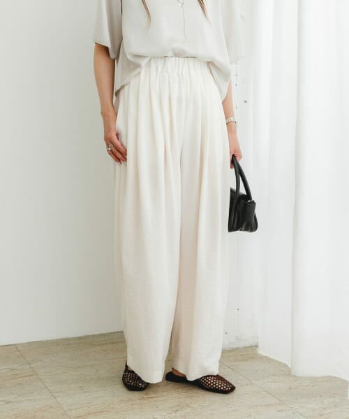 ＊＊URBAN RESEARCH ROSSO / アーバンリサーチ ロッソ その他パンツ | F by ROSSO　タックイージーワイドパンツ（OFF WHITE）