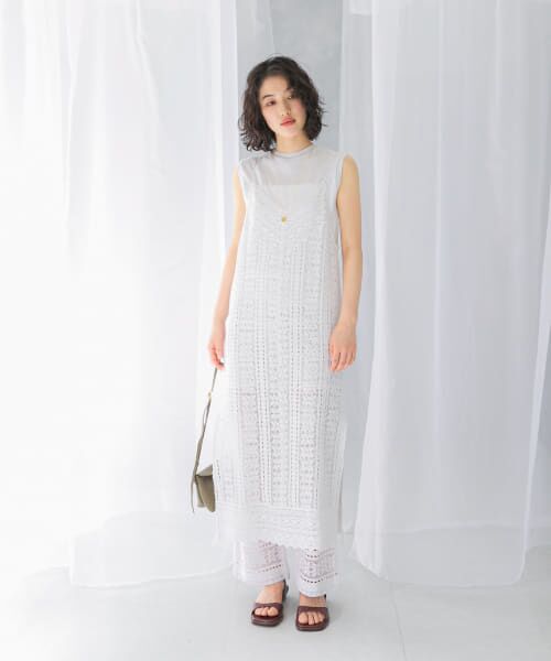 Sara mallika ノースリーブワンピース ホワイト定価29700円 セール】 sara mallika COTTON BORDER LACE CAMI DRESS