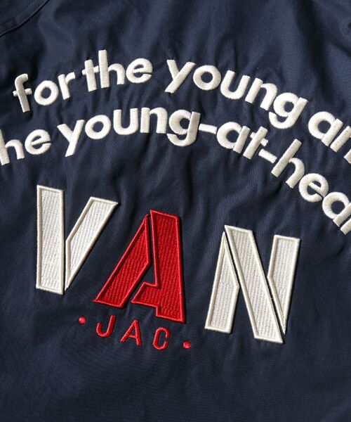 新品 VAN JAC ヴァンヂャケット バックロゴ刺繍スイングトップ LL 白