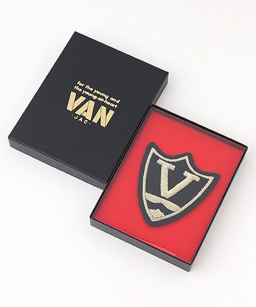 VAN / ヴァン ブローチ・コサージュ | モールエンブレム＜Vエンブレム＞（-）