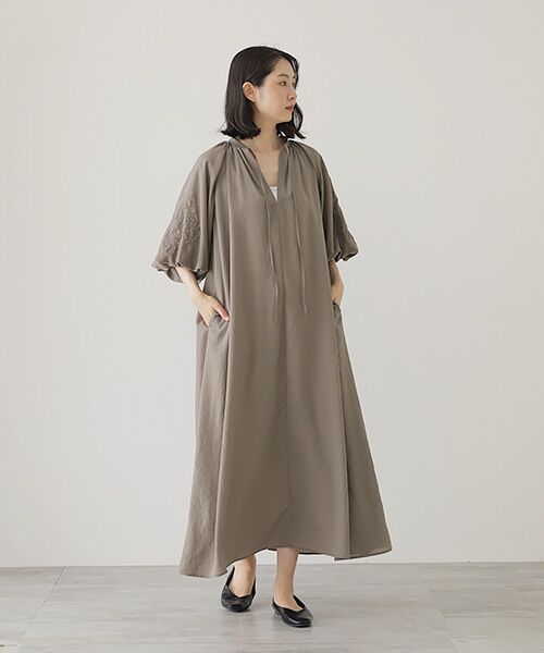 VERSEAU / ヴェルソー ロング・マキシ丈ワンピース | エアリーブロードカフタンOP | 詳細13