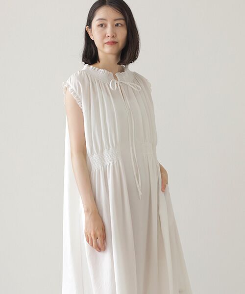 VERSEAU / ヴェルソー ロング・マキシ丈ワンピース | フレンチスリーブスモッキングOP | 詳細2
