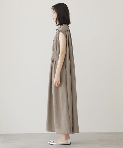 VERSEAU / ヴェルソー ロング・マキシ丈ワンピース | フレンチスリーブスモッキングOP | 詳細11