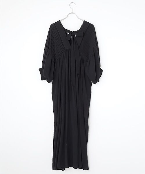 VERSEAU / ヴェルソー ロング・マキシ丈ワンピース | ドルマンスリーブ・ピンタックワンピース | 詳細1