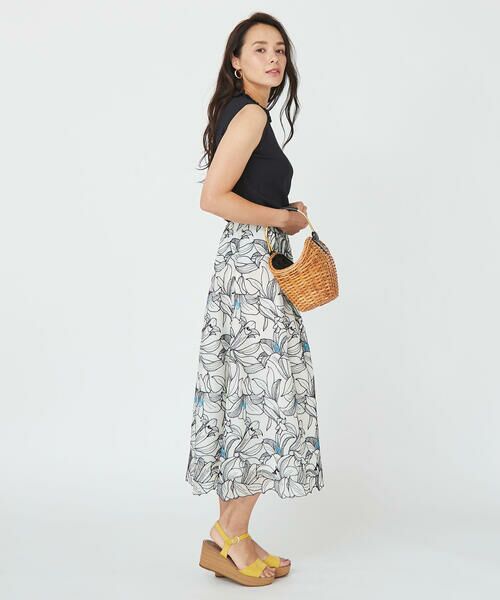 Viaggio Blu / ビアッジョブルー スカート | フラワー刺繍楊柳スカート | 詳細2