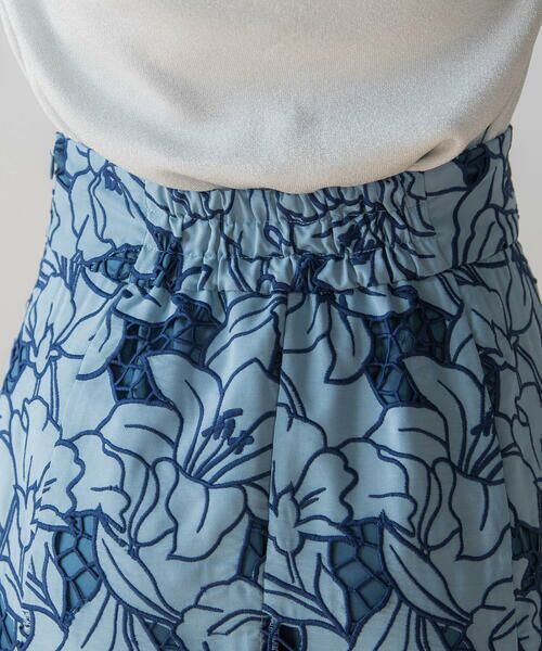 Viaggio Blu / ビアッジョブルー スカート | フラワーカットワーク刺繍フレアスカート | 詳細15