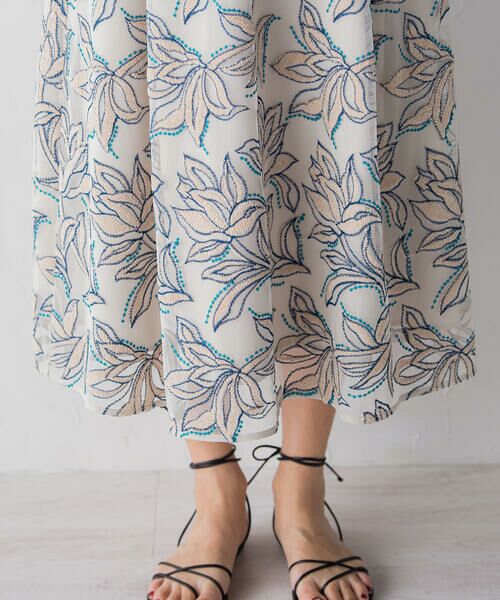 Viaggio Blu / ビアッジョブルー スカート | フラワーモール刺繍ウエストゴムフレアスカート | 詳細3