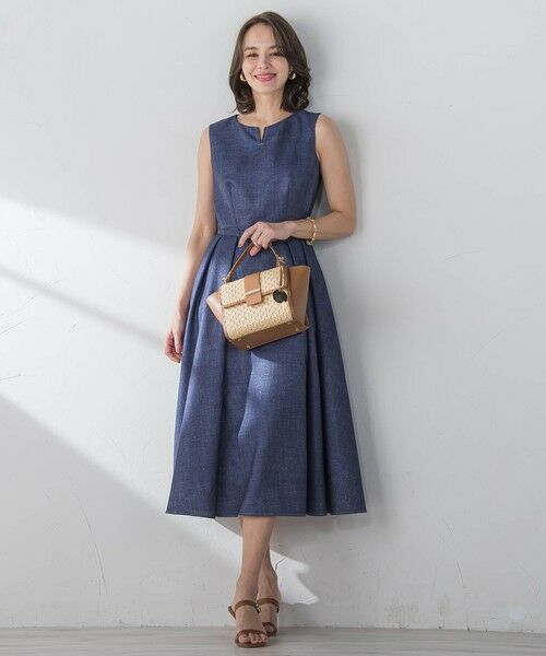 未使用 ビアッジョブルー ロングワンピース 未使用 ビアッジョブルー ロングワンピース Viaggio Bluの