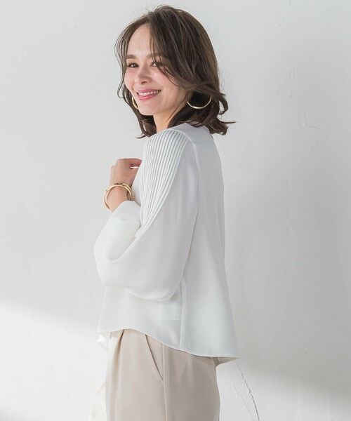 Viaggio Blu / ビアッジョブルー シャツ・ブラウス | スムージーサテン袖ピンタックブラウス≪洗濯機で洗える≫ | 詳細3