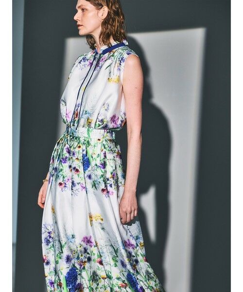 Viaggio Blu / ビアッジョブルー ミニ・ひざ丈スカート | フラワーブーケプリントスカート≪洗濯機で洗える≫ | 詳細1