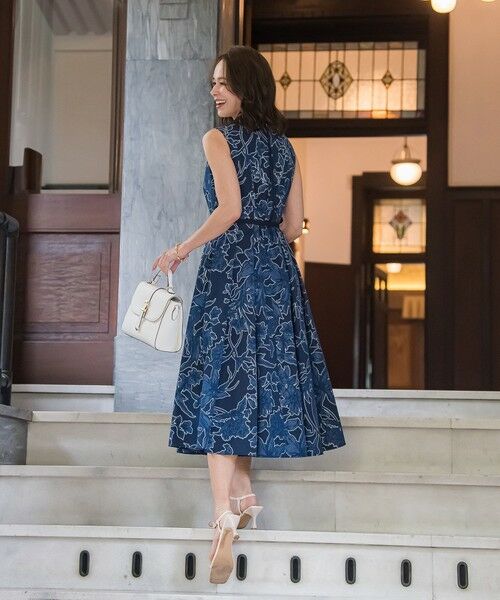 Viaggio Blu / ビアッジョブルー ロング・マキシ丈ワンピース | 【WEB限定】オパールフラワーデニムワンピース≪洗濯機で洗える≫ | 詳細2