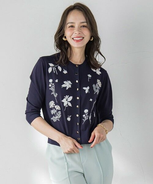 着用10回未満/ビー/蜂/胸ロゴ/刺繍/ネイビー/カーディガン 着用10回未満/ビー/蜂/胸ロゴ/刺繍/ネイビー/カーディガン フラワー