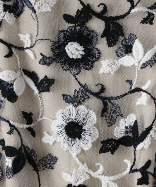 Viaggio Blu / ビアッジョブルー ロング・マキシ丈ワンピース | チュールフラワー刺繍ワンピース | 詳細2