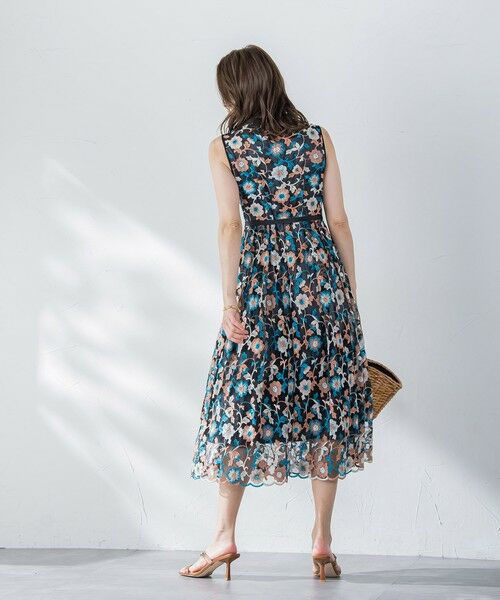 Viaggio Blu / ビアッジョブルー ロング・マキシ丈ワンピース | チュールフラワー刺繍ワンピース | 詳細22