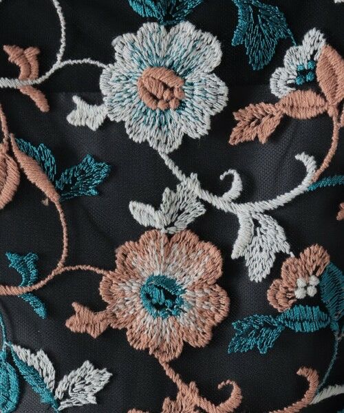 Viaggio Blu / ビアッジョブルー ロング・マキシ丈ワンピース | チュールフラワー刺繍ワンピース | 詳細14