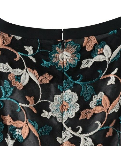 Viaggio Blu / ビアッジョブルー ロング・マキシ丈ワンピース | チュールフラワー刺繍ワンピース | 詳細17