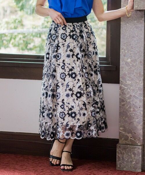 Viaggio Blu / ビアッジョブルー ミニ・ひざ丈スカート | チュールフラワー刺繍スカート | 詳細8