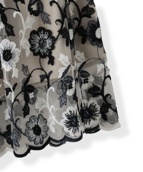 Viaggio Blu / ビアッジョブルー ミニ・ひざ丈スカート | チュールフラワー刺繍スカート | 詳細2