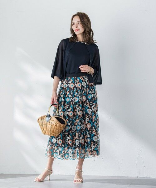 Viaggio Blu / ビアッジョブルー ミニ・ひざ丈スカート | チュールフラワー刺繍スカート | 詳細19